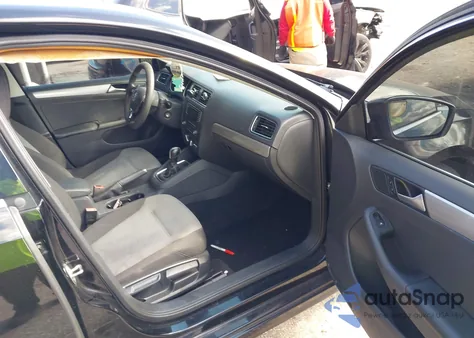 2017 Volkswagen Jetta 1.4T S z USA, uszkodzony, nr VIN 3VW2B7AJ7HM364327